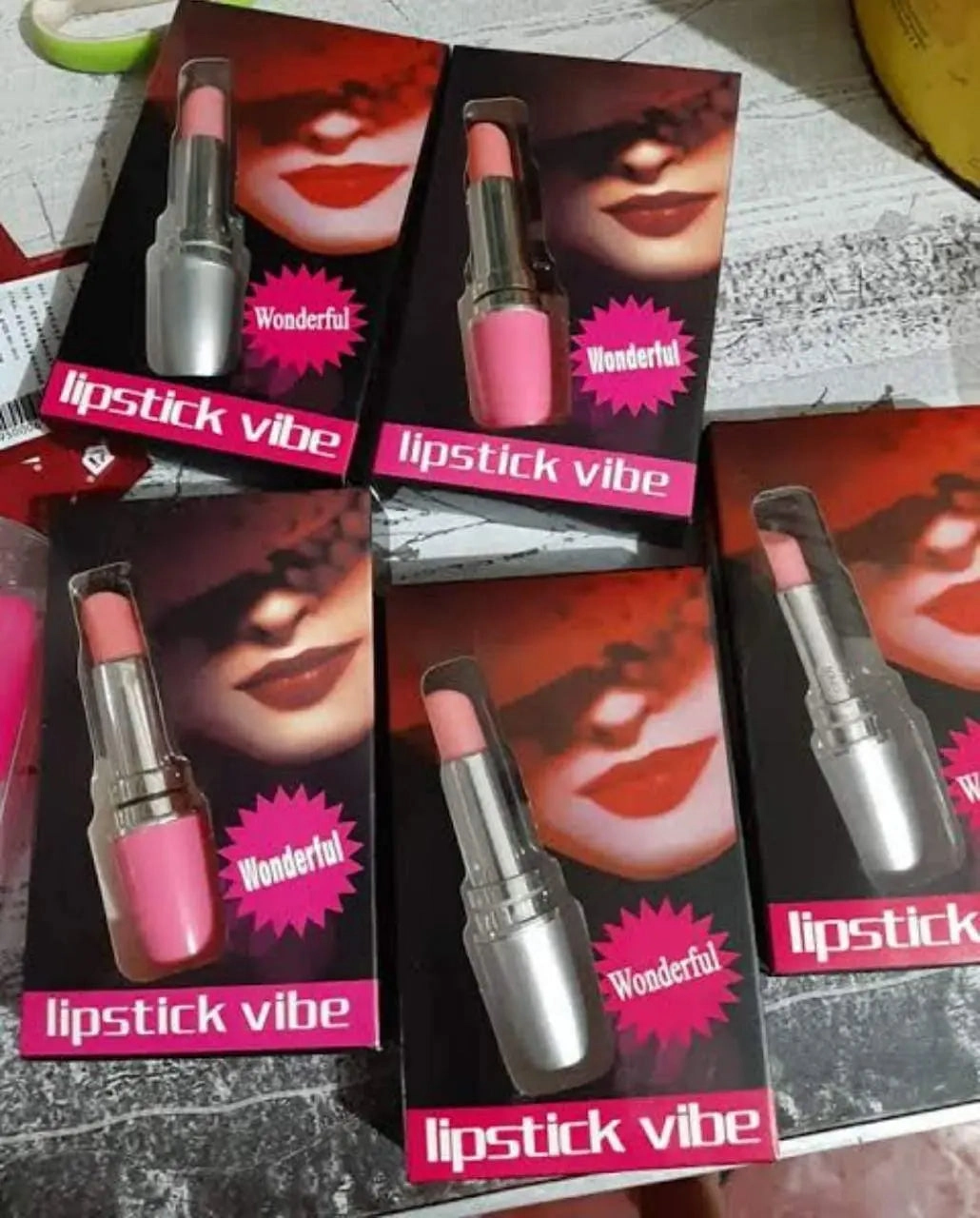 lipstick Vibrator in Red color